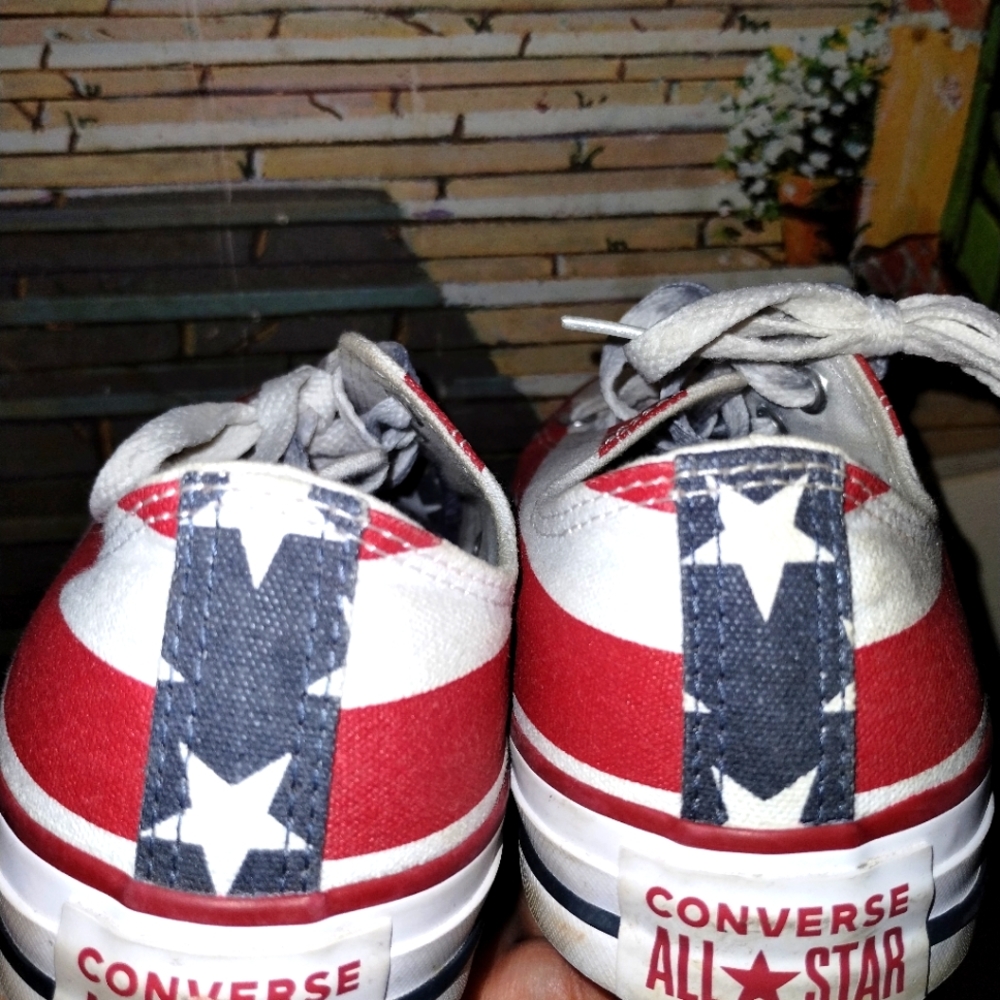 Converse - Picture 2 of 7